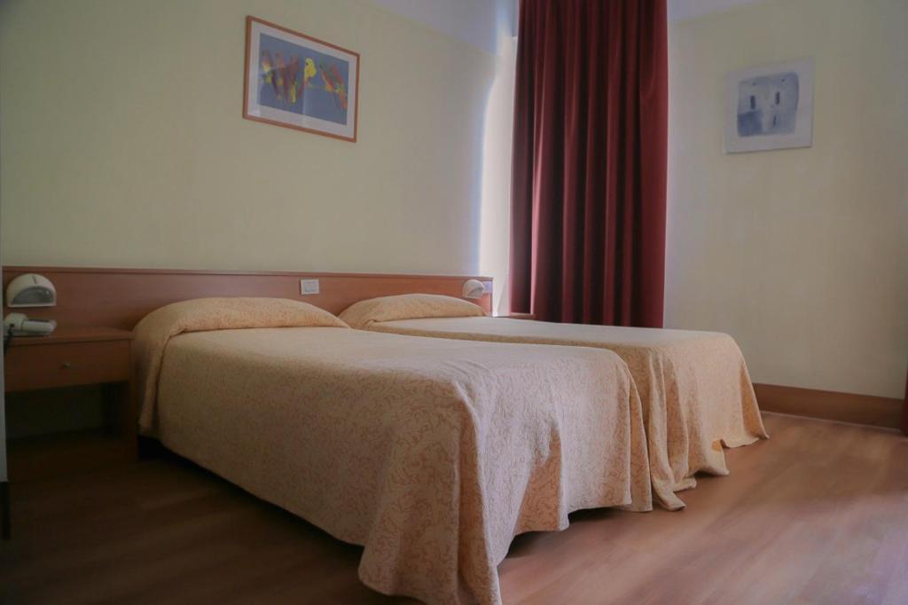 Hotel Fortuna Анкона Екстер'єр фото