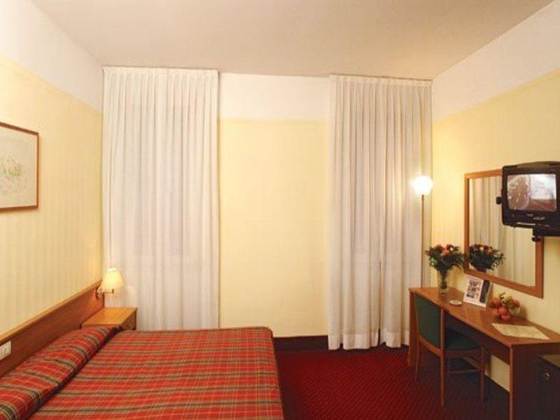 Hotel Fortuna Анкона Екстер'єр фото