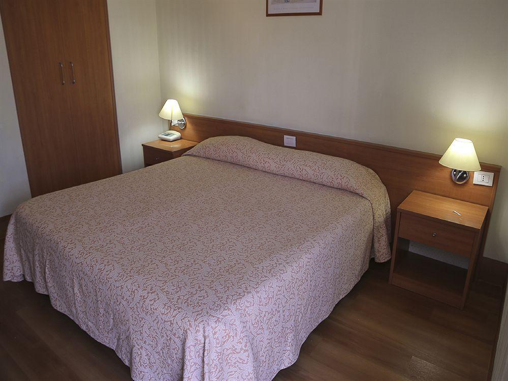 Hotel Fortuna Анкона Екстер'єр фото