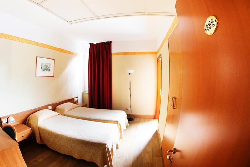 Hotel Fortuna Анкона Екстер'єр фото