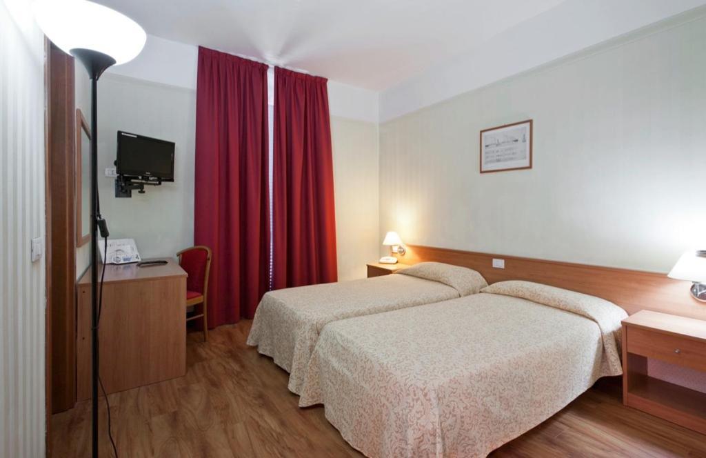 Hotel Fortuna Анкона Екстер'єр фото