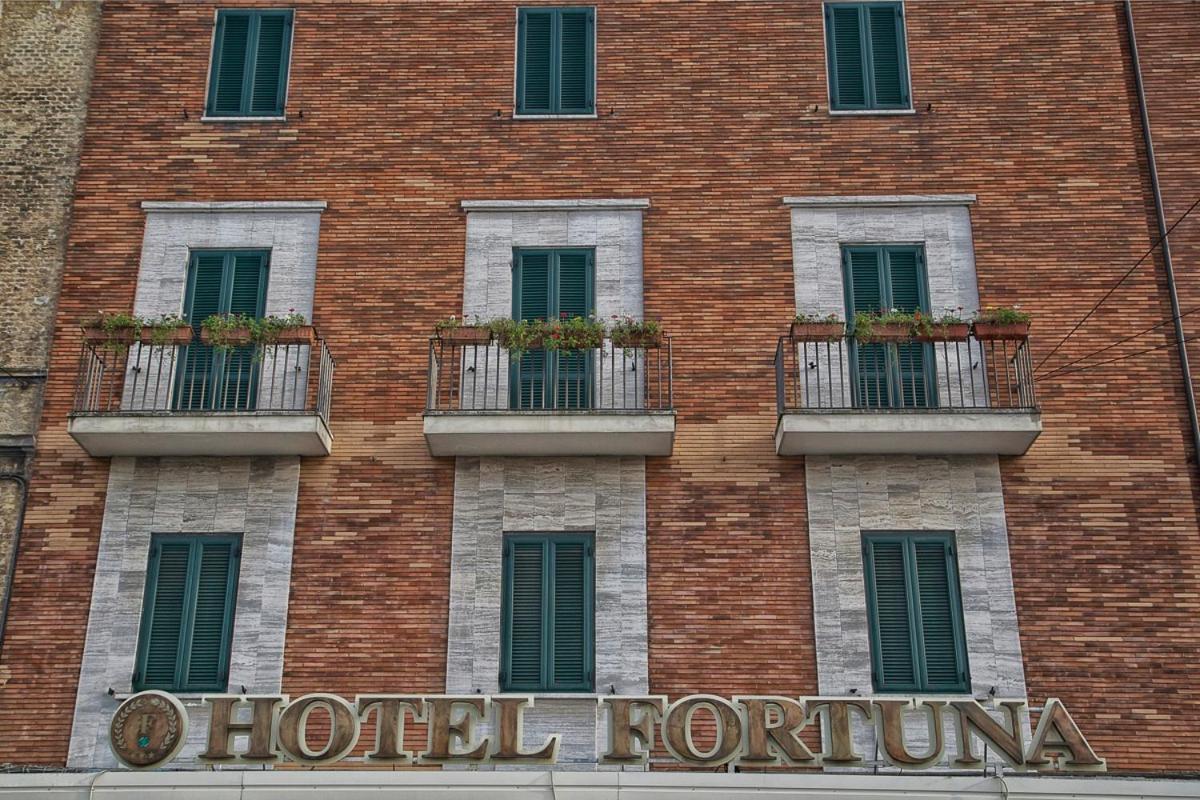 Hotel Fortuna Анкона Екстер'єр фото