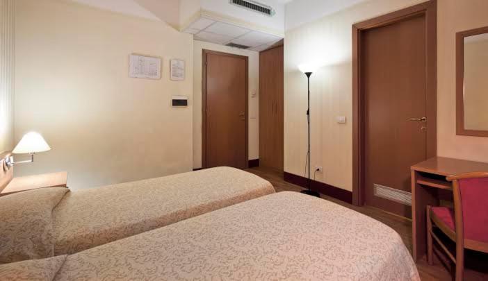 Hotel Fortuna Анкона Екстер'єр фото